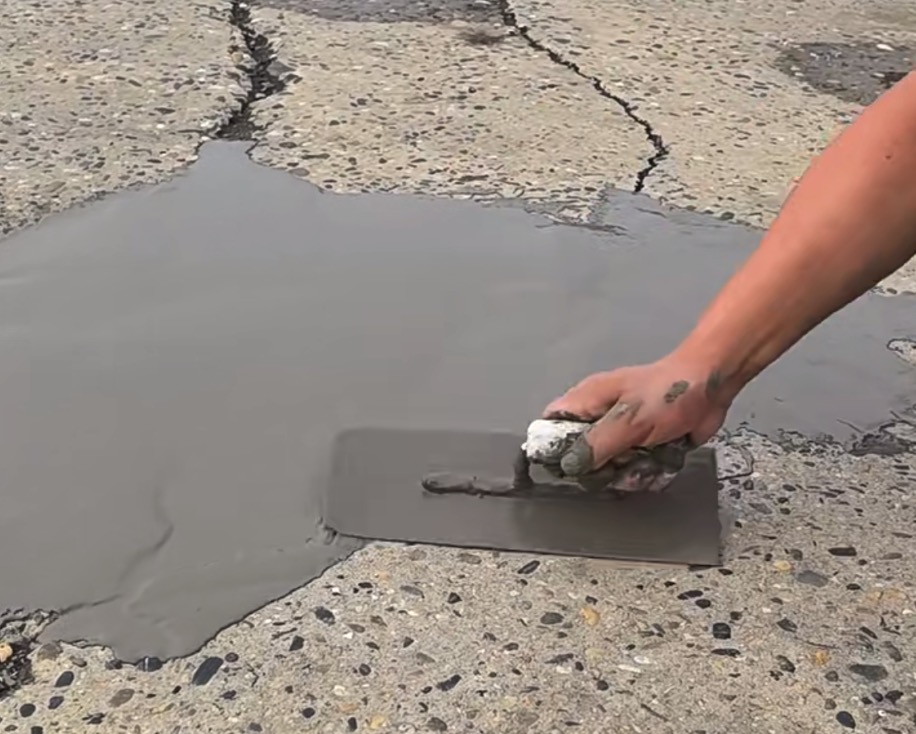 吐鲁番CGM 高效薄层道路修补料（CGM 道路抢修料）